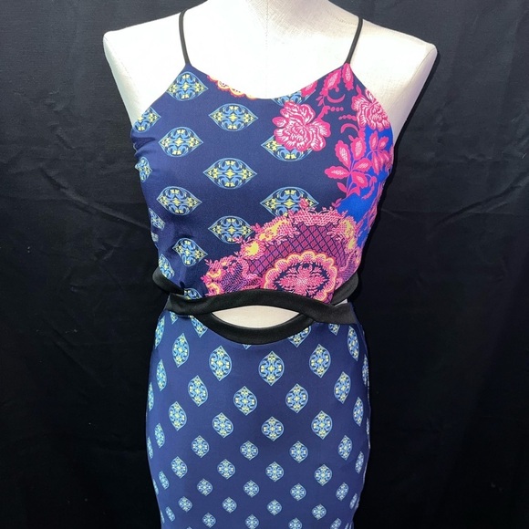 Dresses & Skirts - NWOT Shop WTD Cutout Maxi Dress Boho Floral Blue